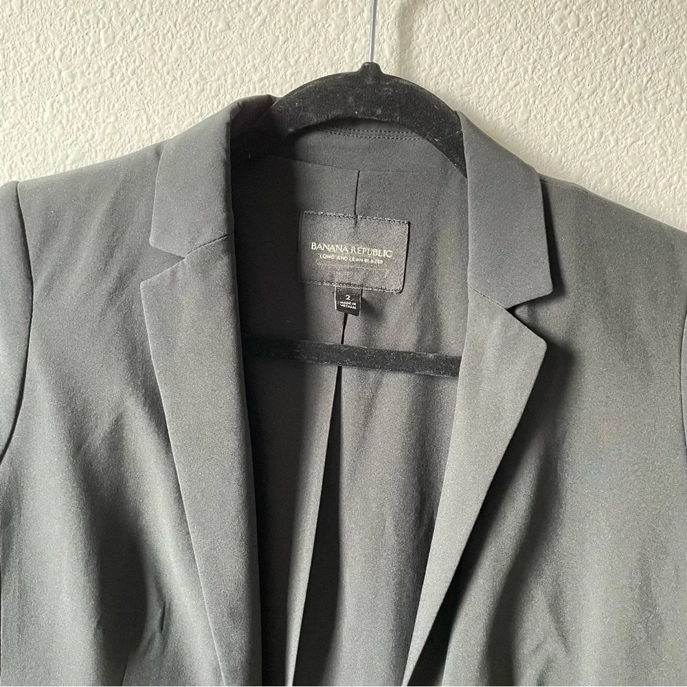 Banana Republic size 2 Black Blazer lightweight - Picture 3 of 7